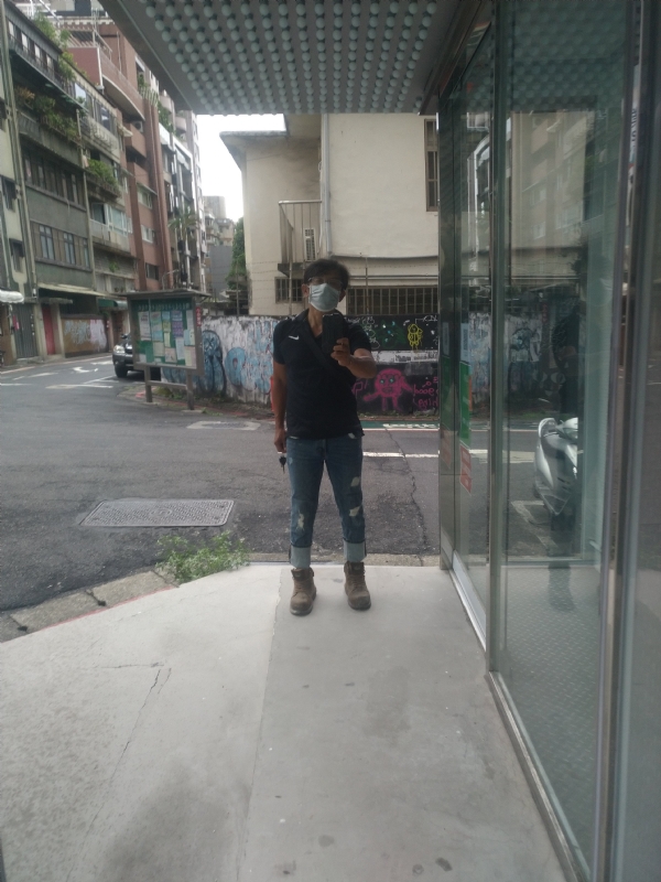 隱姓埋名的第二张照片--台南残疾人相亲网